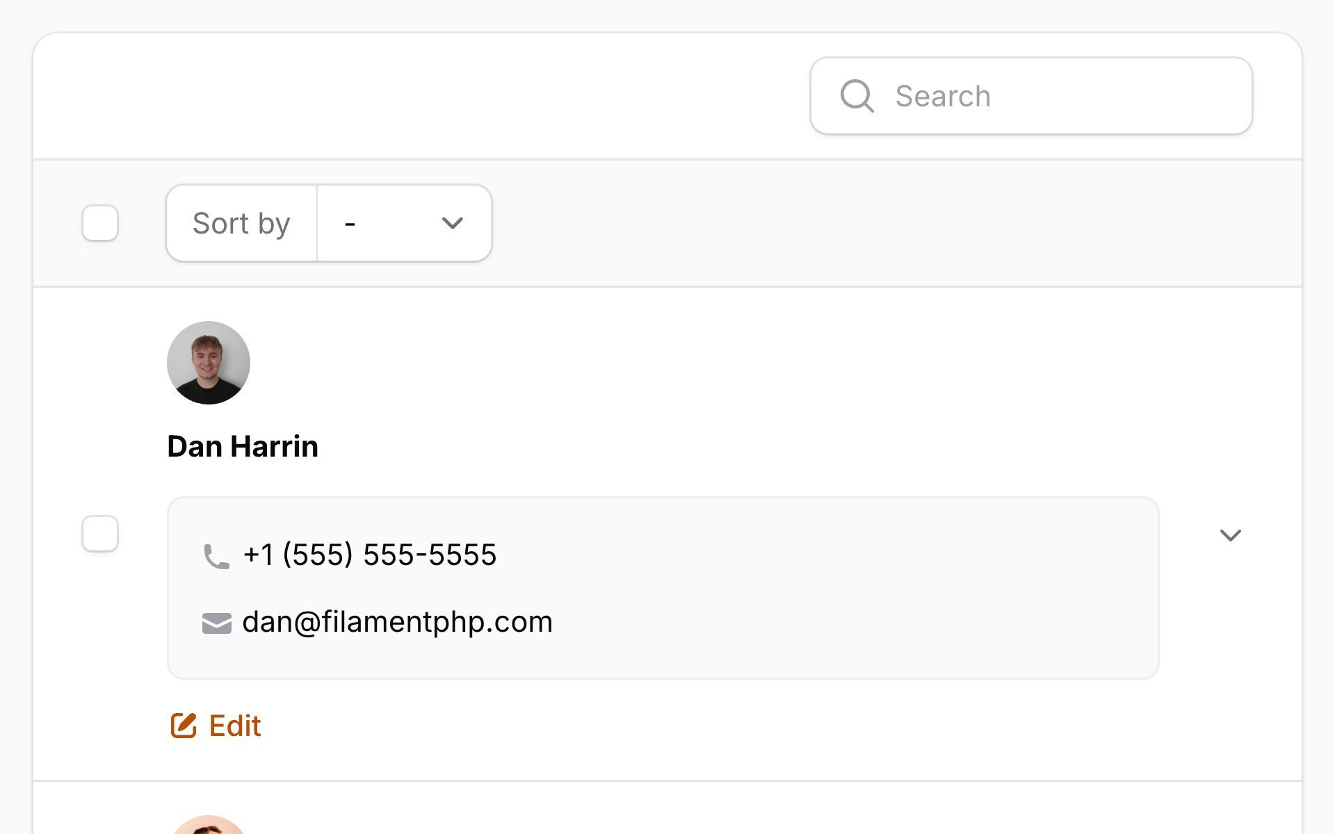 Table with collapsible content on mobile